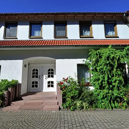 Moderne Mit Garten In Eimelrod Apartment